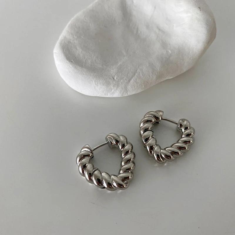 Trendy Vintage Simple Lines Heart Shaped Hoop Earrings for Women Y2K Jewelry Party Punk Spiral Ear Buckle Daily Wear Accessories