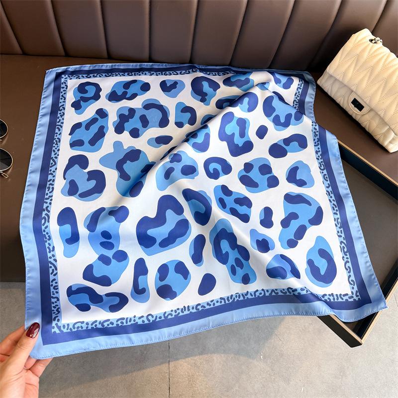 New Modern Polka Dot Printed Silk Scarf Square Scarf High-end Shawl Sunscreen Neck Small Square Scarf Headscarf Women's Scarf