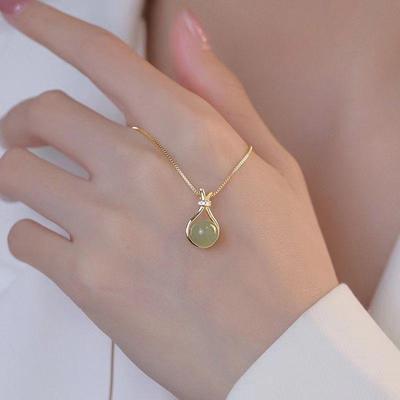 Women's Green Bead Lucky Bag Necklace: Simple, Fresh, Trendy Design for a High-End Fashion Statement