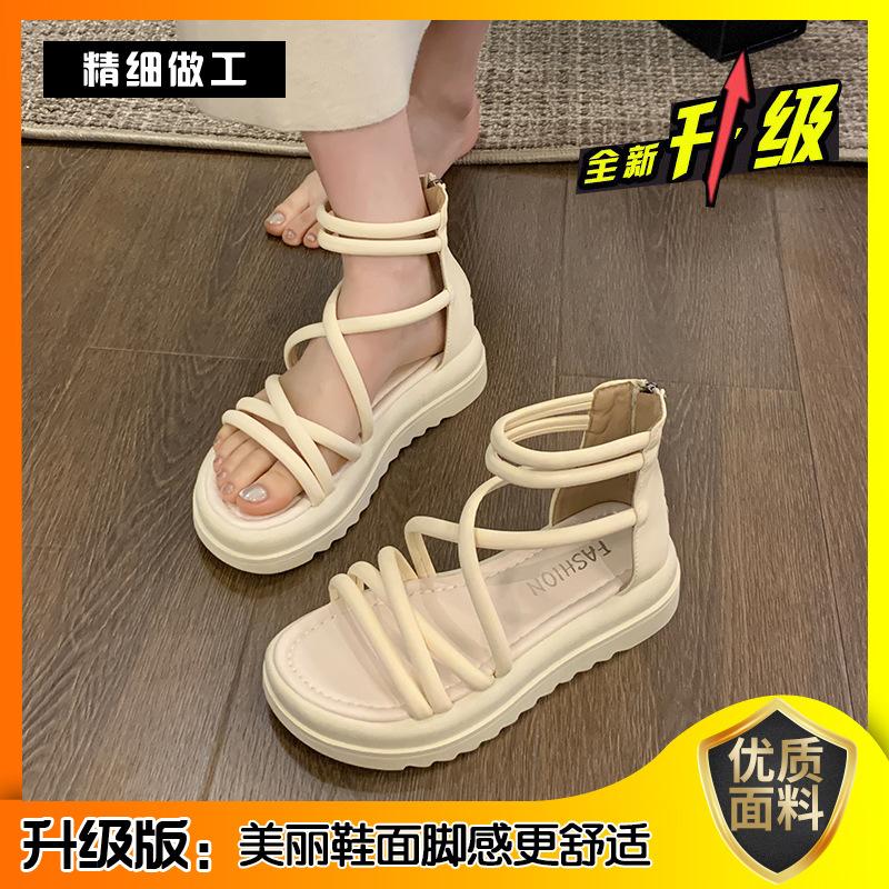 

Босоножки на платформе женские летние 2025 года, новая мода, универсальный дизайн, нишевый темперамент, слово с римскими туфлями 35