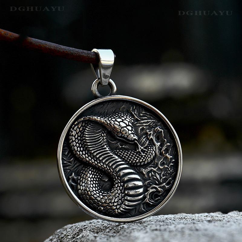 Retro Animal Cobra Necklace for Men Fashion Charm Punk Stainless Steel Snake Pendant Necklace Personalized Hip Hop Jewelry Gift
