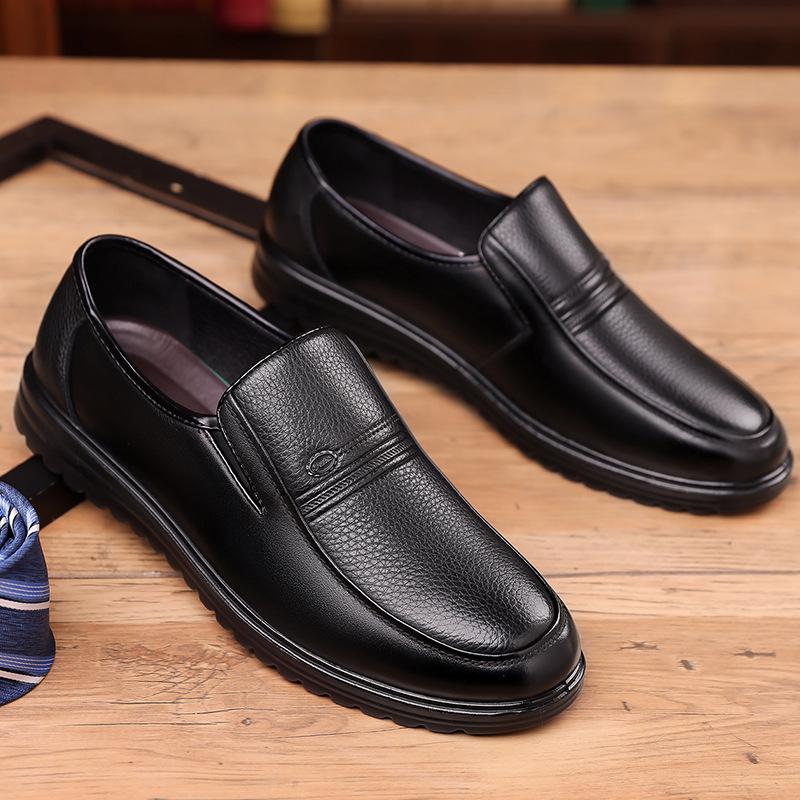 

The first layer of cowhide men s shoes 2024 autumn leather foot cover non-slip casual leather shoes single shoes middle-aged and elderly father shoes 38 чёрный