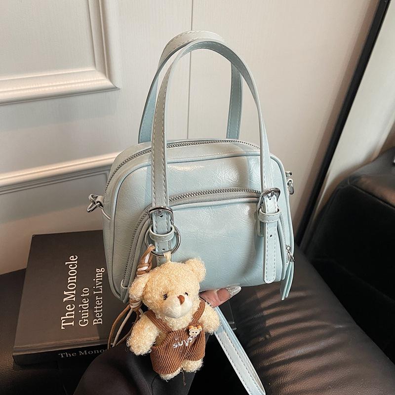 Retro beautiful bag summer women 2025 new trend portable bowling bag casual messenger shell bag