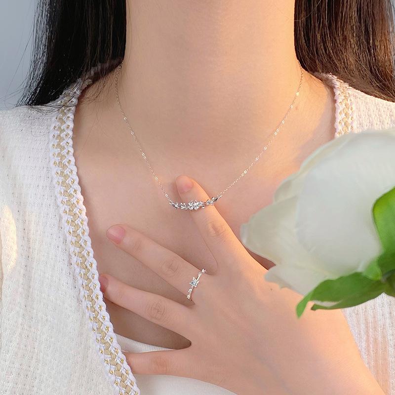 Exquisite Flower Branch Necklace for Female Summer Crowd Design: New Fairy Collar Chain