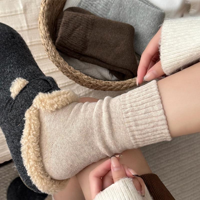 Zhuji Women's Thick Warm Mid-Calf Floor Socks - Cozy, Anti-Cold, Maillard Soft for Autumn/Winter