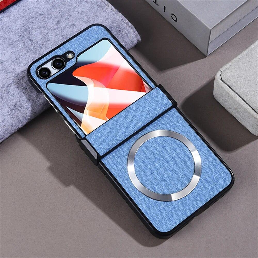 

Кожаный чехол для Galaxy Z Flip5 Чехол для телефона с магнитной зарядкой для Samsung Z Flip 5 5g Роскошный тканевый тонкий чехол со стеклянной защитной пленкой For Samsung Z Flip5 небесно-голубой