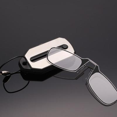 Kreative Mini Lesebrille Faltbare Bügellose Nasenklemmenbrille Herren Damen Tragbare Weitsichtigkeitsbrille mit Schlüsselanhänger Glasbox