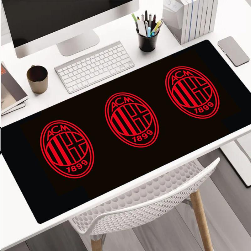 Tappetino per mouse con logo AC Milan, base in gomma, tappetino da scrivania per esports, tappetino per mouse per giocatori e uso in ufficio, scrivania da gaming, tappetino facile da pulire