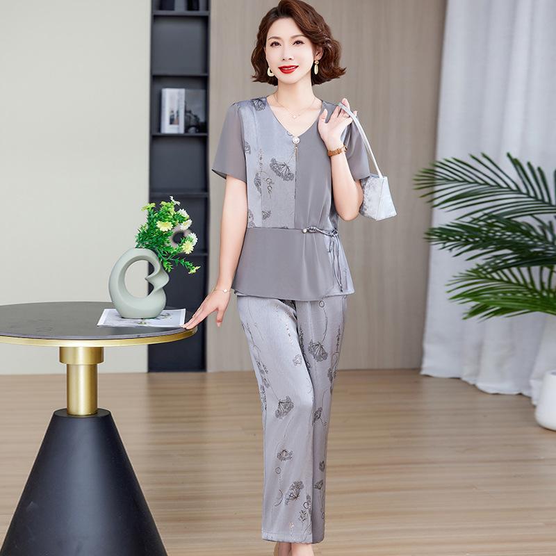 

Plus Size Women s Summer T-Shirt & Shorts Set - Stylish & Cool for Middle-Aged Women 3XL [120-140 jin]