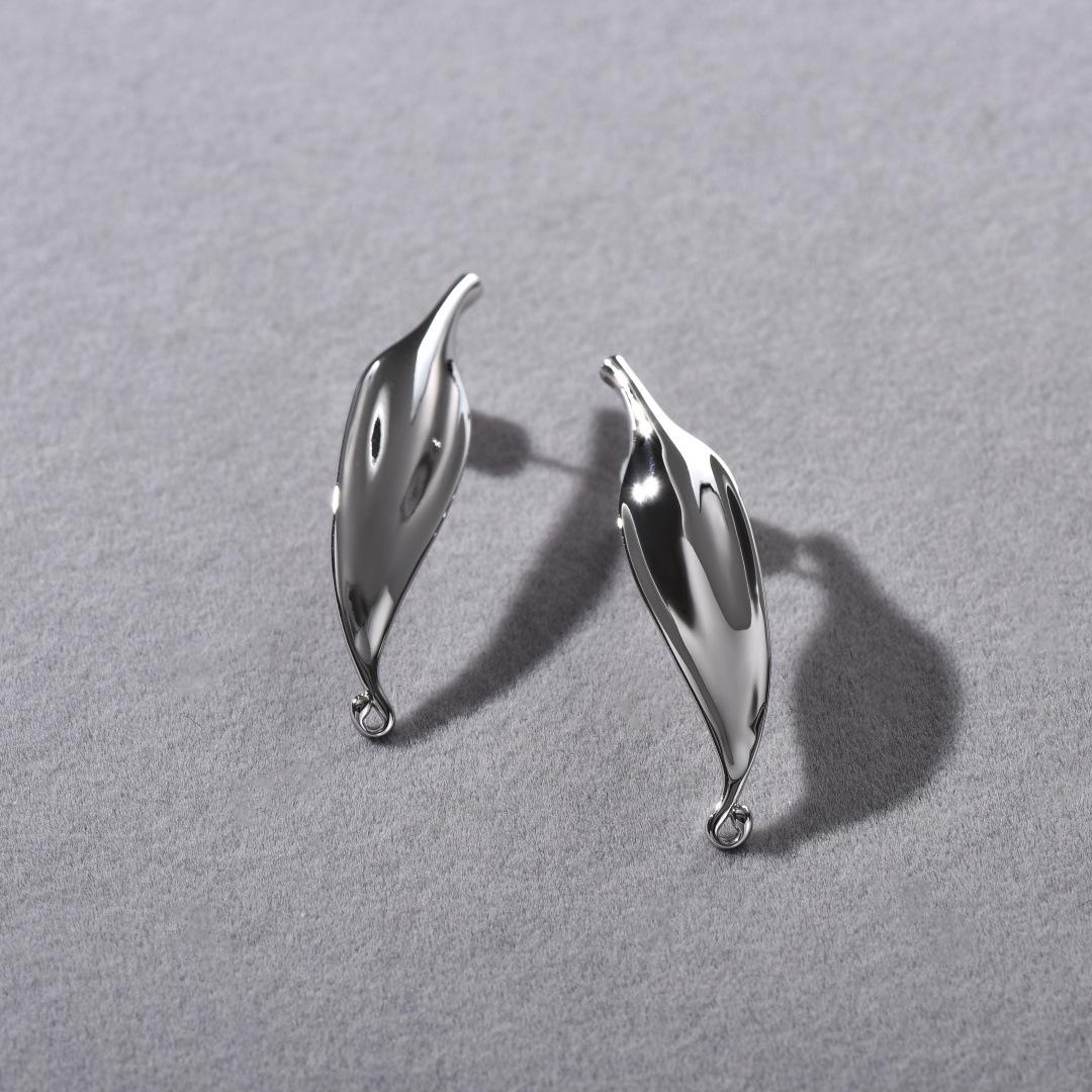 

Niche Personality Unique Design Irregular Metal Leaf S925 Silver Needle Earrings Light Luxury High-End Earrings