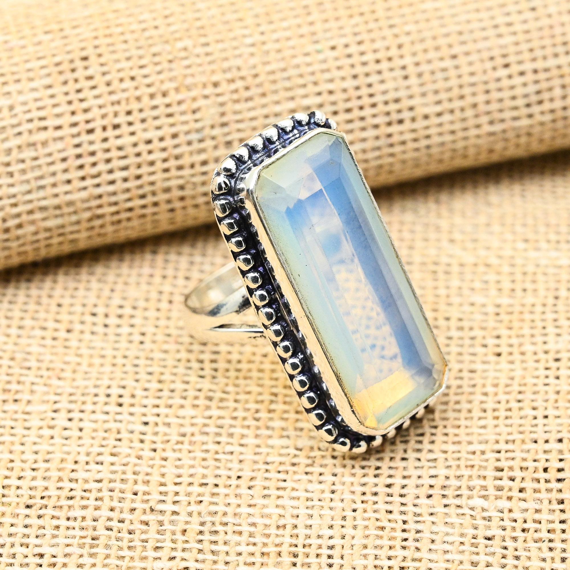 

Ювелирные изделия из стерлингового серебра 925 пробы с молочным опалом ручной работы, очаровательное кольцо для женщин 12 белый