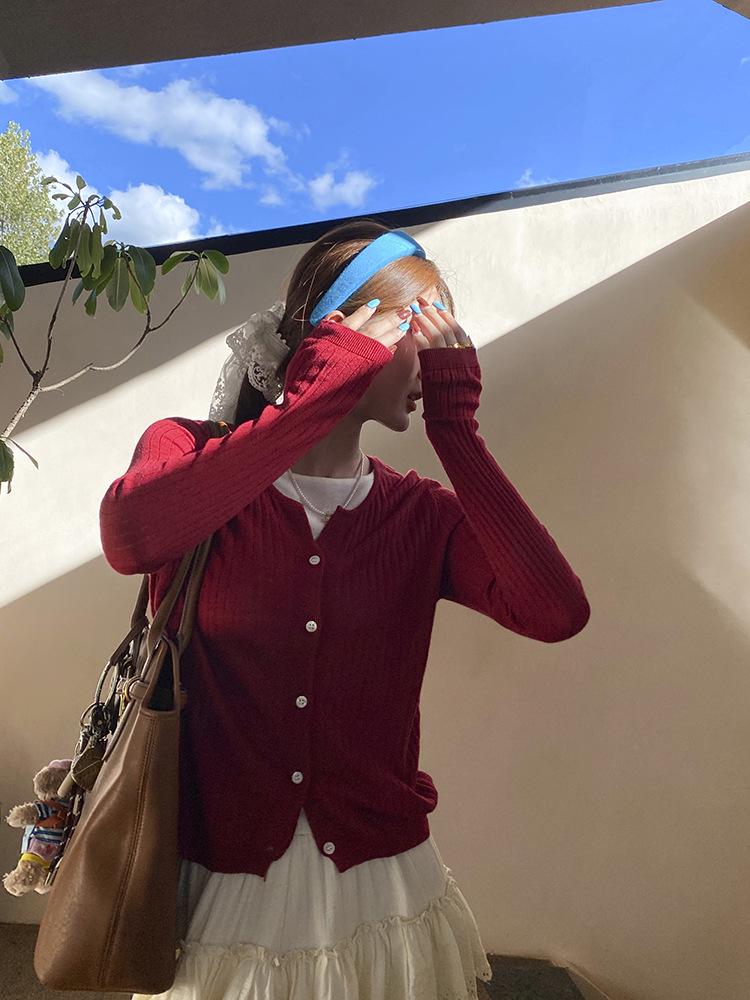 

Женский вязаный топ абрикосового цвета, имитирующий двойку: Высококачественный, тонкий свитер с длинным рукавом для начала осени 2024 Small