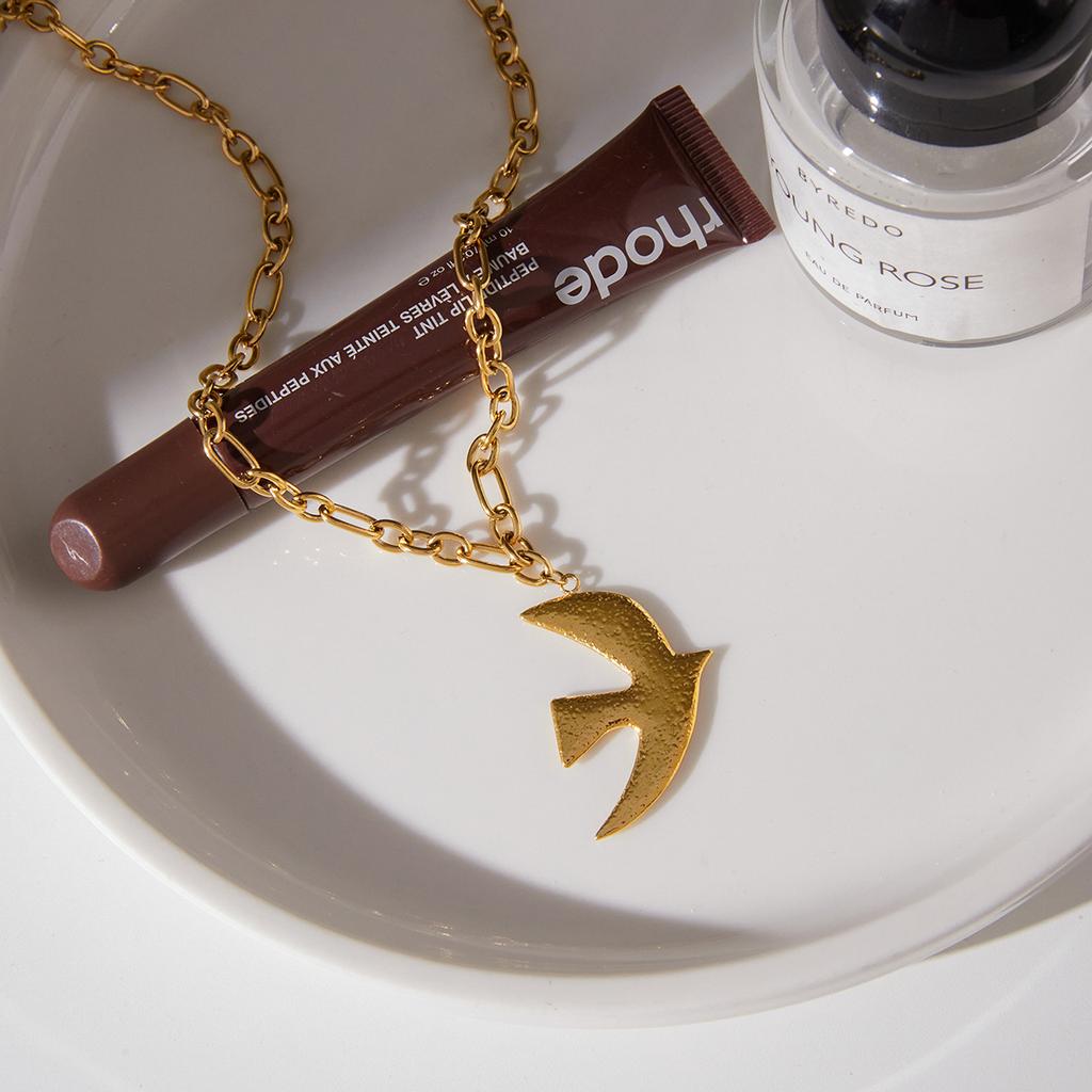 Yori Stainless Steel Hammered Dove and Bird Pendant Necklace 18K PVD Plated Waterproof Jewelry Gift Accessories