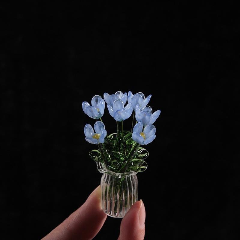 

Handcrafted Mini Glass Flower Bouquet in Vase Lifelike Floral Sculpture Simulation Flowers for Home Office Desktop Decor Gift синий