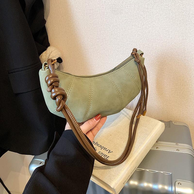High-end Niche Bag Women's Autumn and Winter Retro New Fashion Messenger Croissant Bag Commuter Dumpling Bag