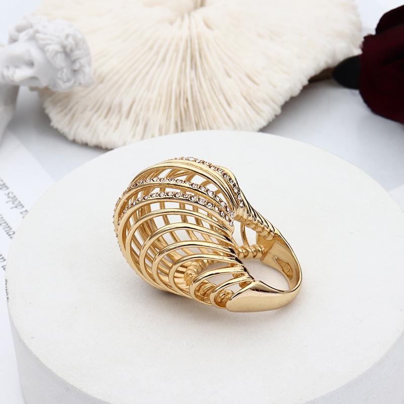 New Style Earrings Ring and Fashion Brooch Vintage Necklace