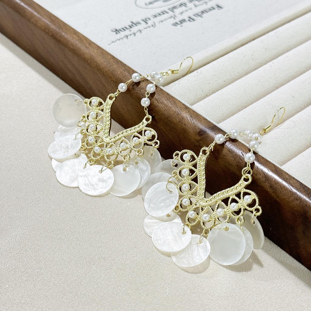 Cassis Night, Super Fairy French Retro Shell Fringed Earrings, Exaggerated Light Luxury High-End Niche Ins Ear Hanging