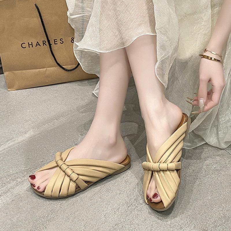 2025 summer new flat-bottomed soft-bottomed cool slippers women's summer wear one-word slippers fish mouth leather square head cool slippers