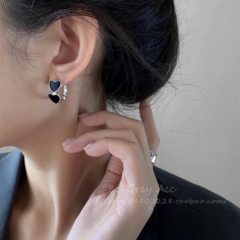 Temperament simple pearl love stud earrings women's light luxury niche design sense high sense Korean versatile earrings ear jewelry