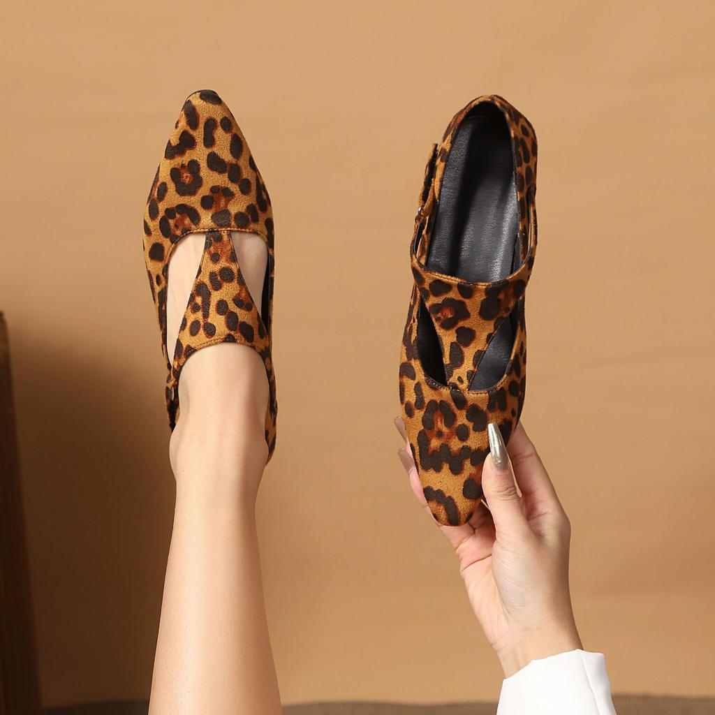 Jingpo spiczaste buty damskie nowy design niszowe koturny temperament buty Mary Jane nie męczą