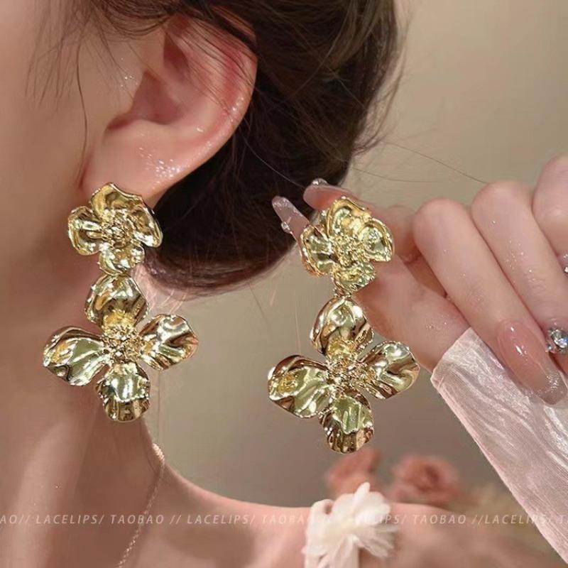 Silbernadel-Ohrstecker - Elegante und luxuriöse Damen-Ohrstecker im High-End-Stil mit einem retro-neuen Design.