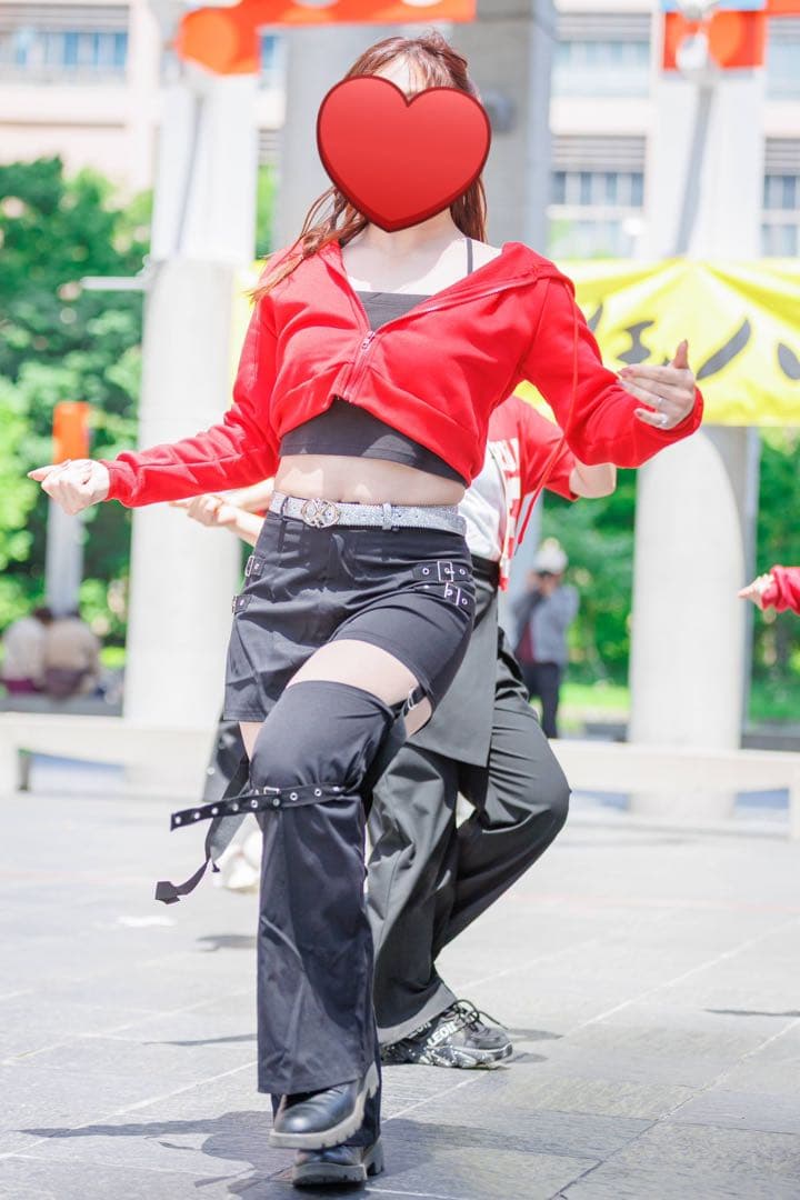 [USED] Korean idol group TWICE s strategy-inspired outfits