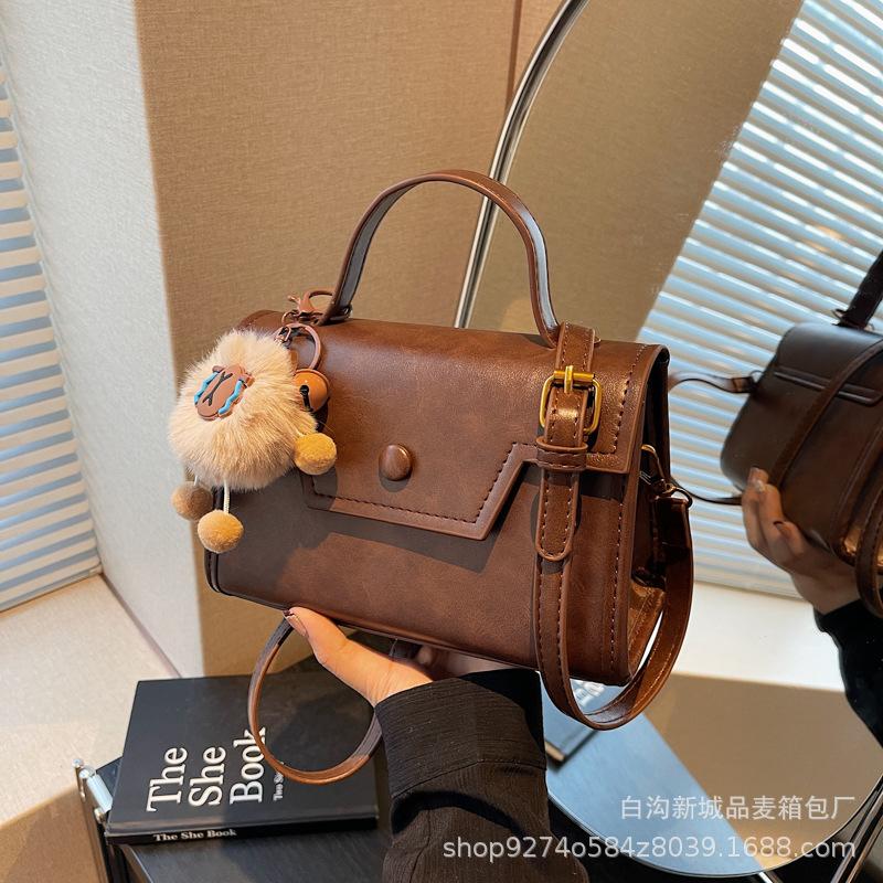 Hand Carry Retro Small Square Bag 2025 Winter New Niche Fashion Explosion Casual Shoulder Bag Trendy Messenger Bag