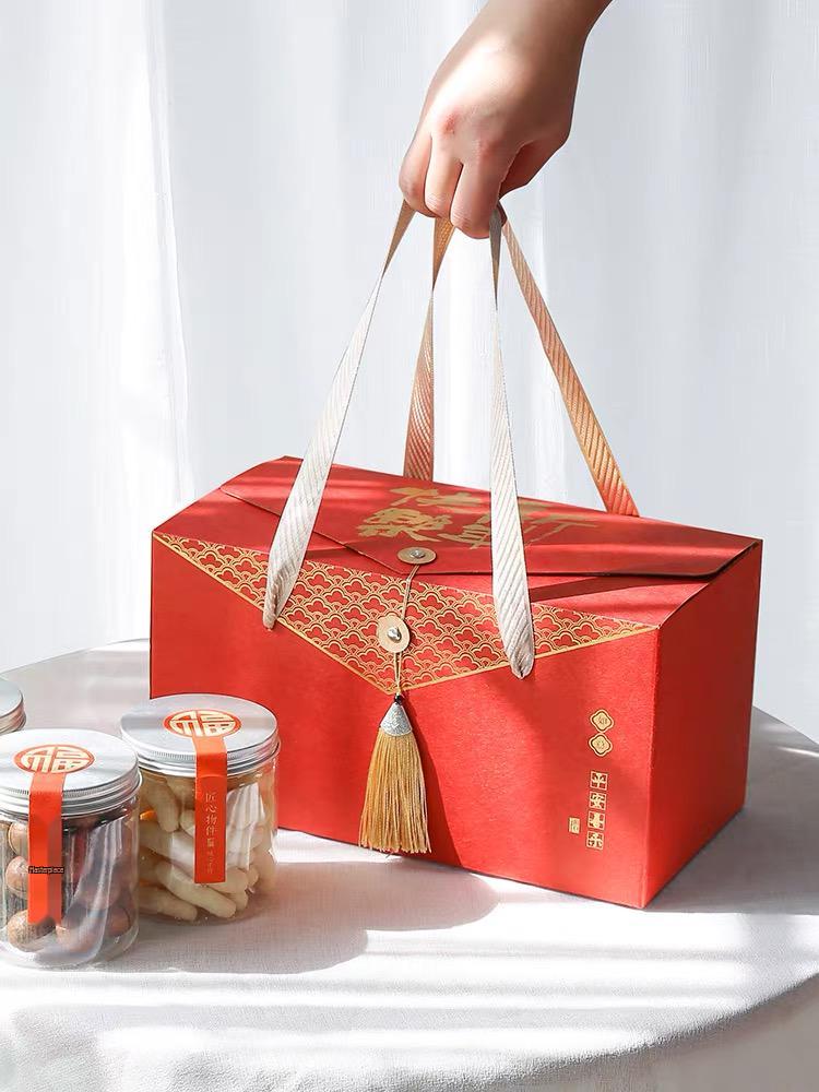 Chinese Style Hot Stamping Gift Box for Pastries and Local Specialty Gifts - Customizable and Reusable