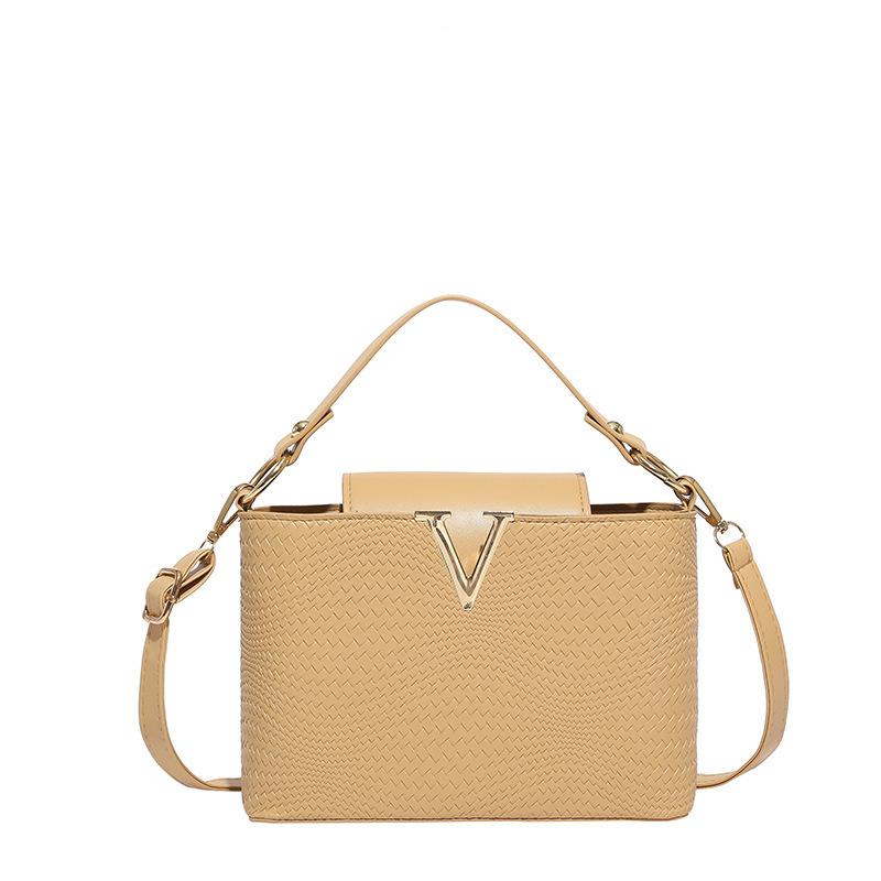 Light Luxury Fashion 2025 Autumn New Shoulder Retro Personalized Messenger Trend Women's Bag Handbag Small Bag