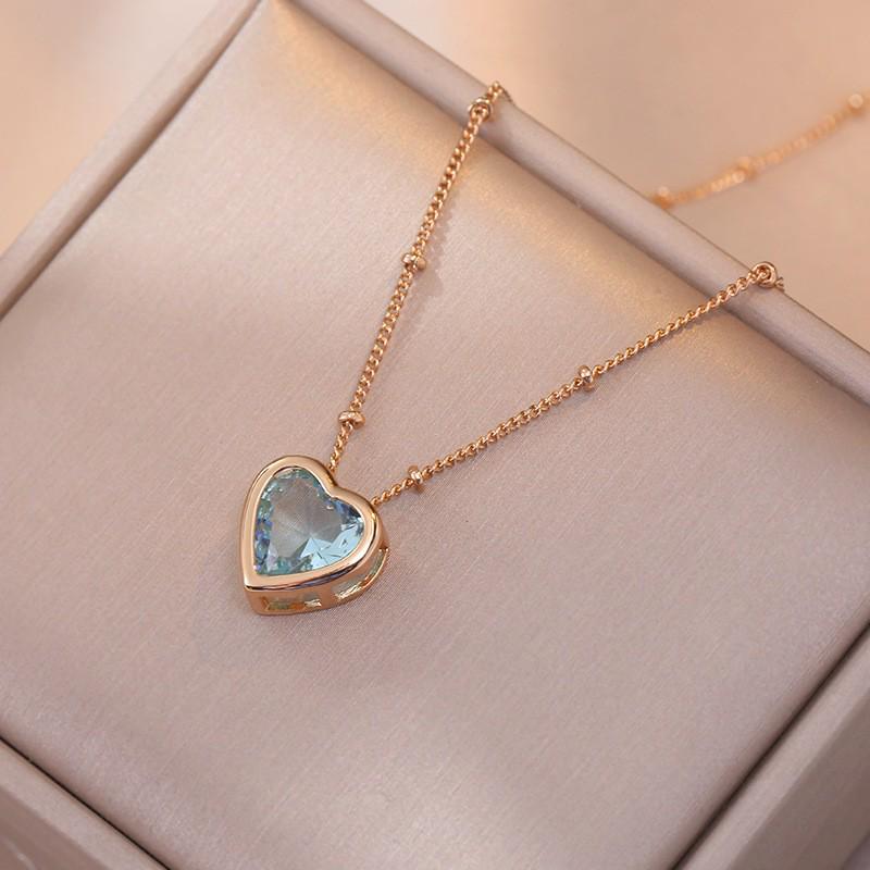 Women's Fashion Heart Pendant Necklace - Elegant, Simple Design, Versatile Clavicle Chain Jewelry