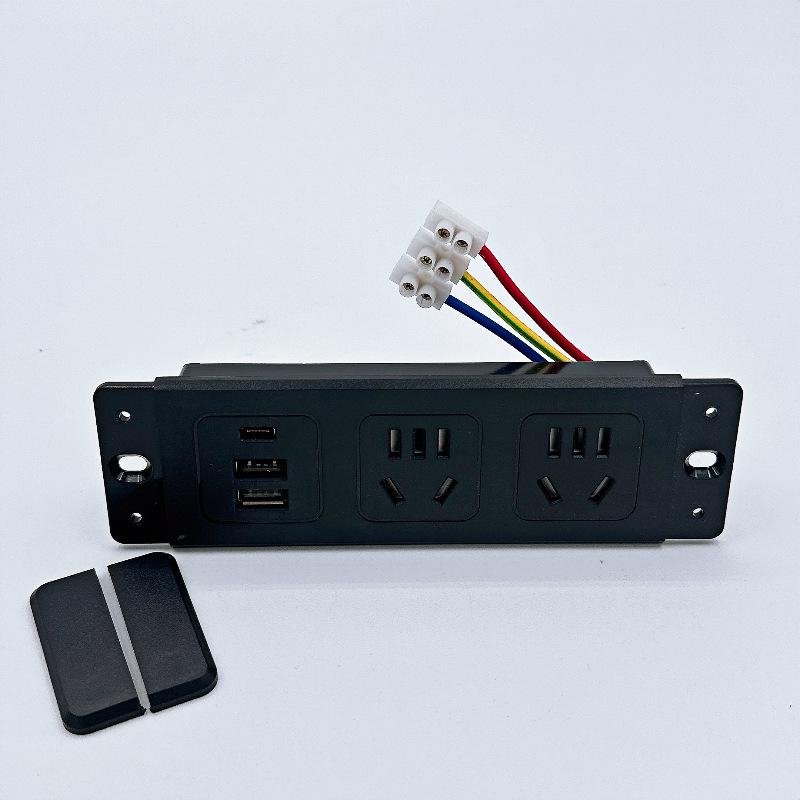 "Versteckte USB + C Tischsteckdose für Büromöbel"