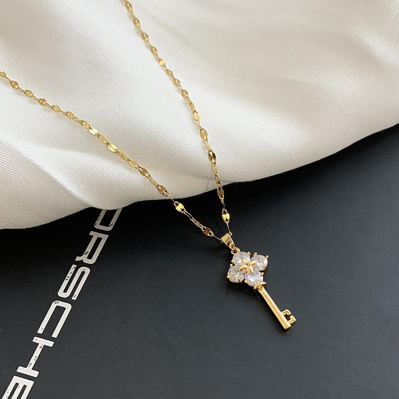 

Korean Style Fashion Crystal Zircon Key Pendant Stainless Steel Necklace For Women Cute Gold Color Ladies Clavicle Chain Jewelry