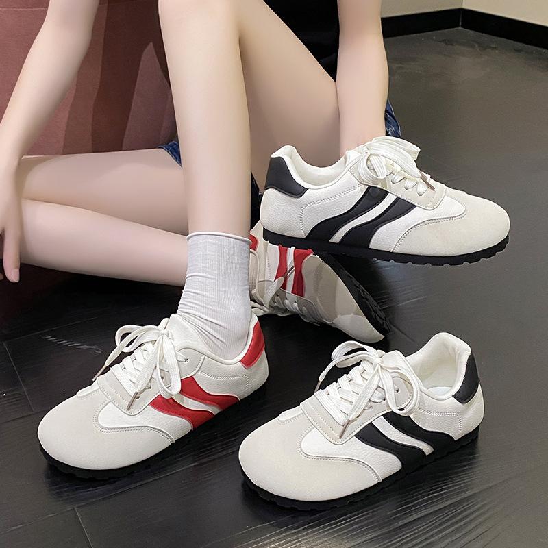 Retro Versatile and Lightweight Flat-bottomed Women's Autumn and Winter Low-top Board Shoes