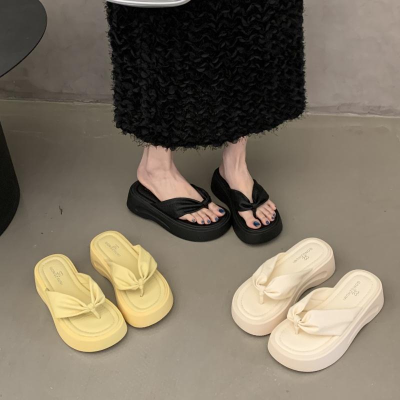 Modische Schuhe Sommer Clogs Damen Hausschuhe Weiche Luxus Pantoletten Pantofle Plateau Gummi Flip Flops Strand Komfort Designer 2025 Hawaiian Ca