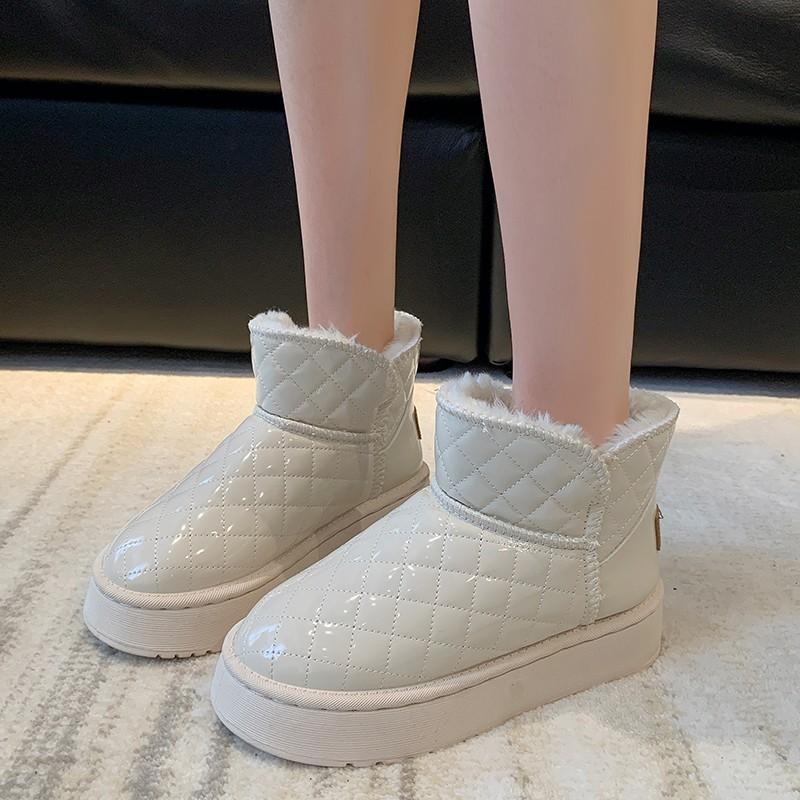 Autumn and winter snow boots women's 2025 new thick-soled thickened thermal cotton shoes with one foot pedal solid color short tube cold-proof boot