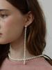 Love Me Monster Natural Pearl Unbal Earrings (L243Er010)