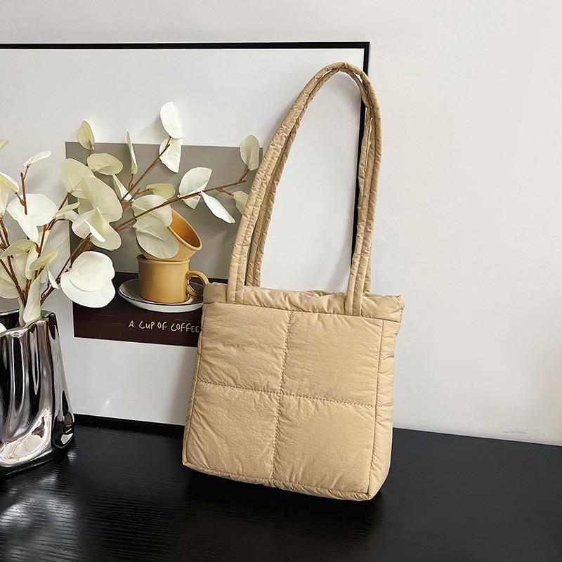 IELGY Tote Bag Large Capacity Solid Color Simple Nylon Diamond Shoulder Bag Daily Commuter All-Match Underarm Bag