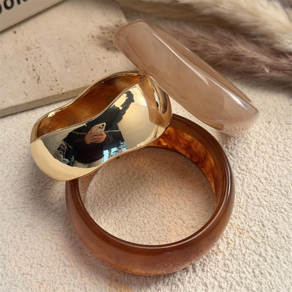 Vintage Punk Irregular Chunky Glossy Cuff Bangles for Women Resin Acrylic Metal Geometric Thick Wide Bracelets Steampunk Jewelry