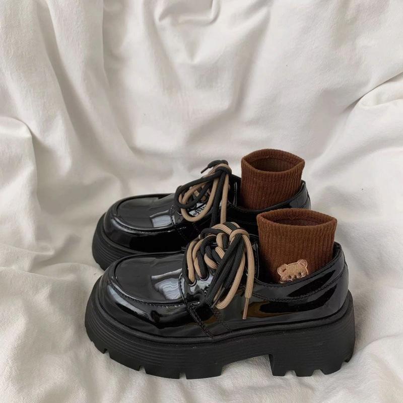 

Черные маленькие мужские туфли на толстой подошве, увеличивающие рост, на шнуровке, маленькие кожаные туфли, женские одинарные, новые универсальные в стиле ретро, британский стиль, осень 2025 35