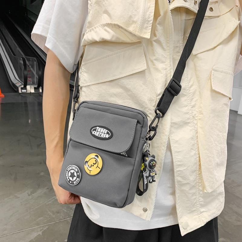 Мужская маленькая сумка через плечо — фото 18