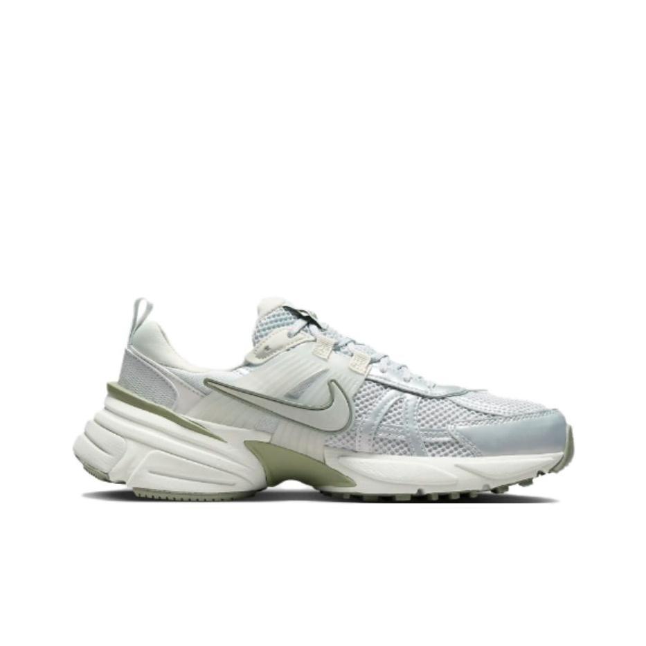 Nike V2K Run Poussière de Photon Armée Légère Chaussures pour Femmes Argent Sommet-Blanc Argent Clair FD0736-006