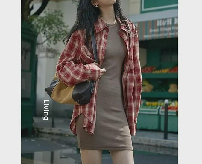 2024 Spring/Summer Red Plaid Women's Slim-Fit Loose Long Shirt