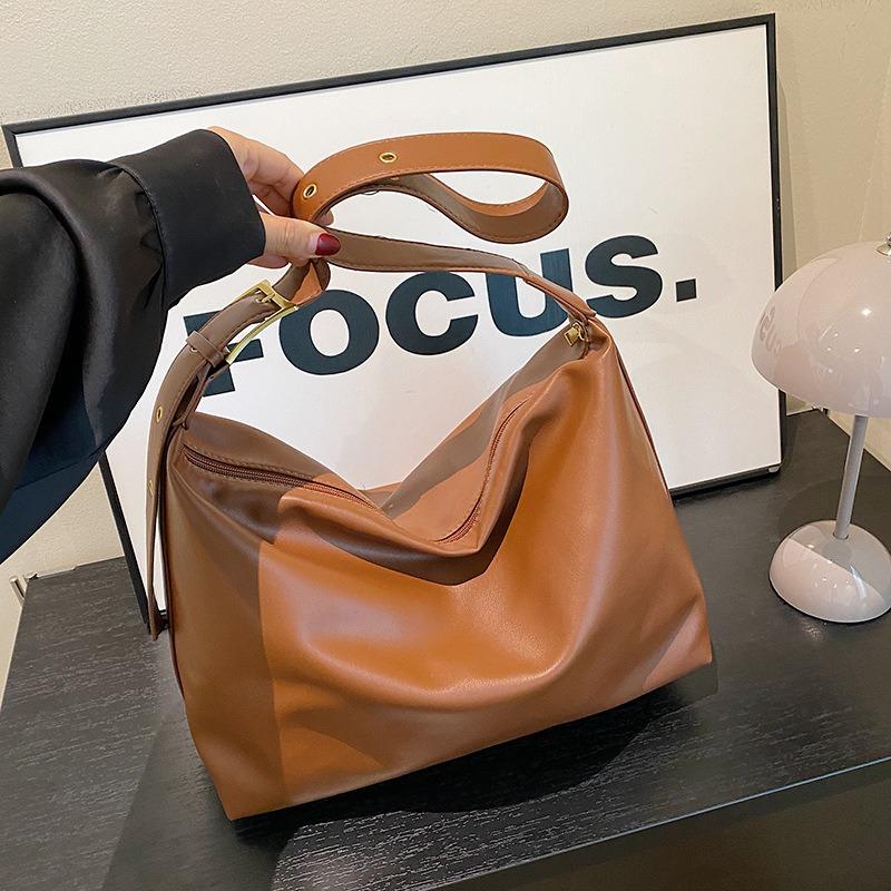 New trendy fashion soft collapse wind single shoulder large capacity high-end women's bags go out versatile class messenger bag