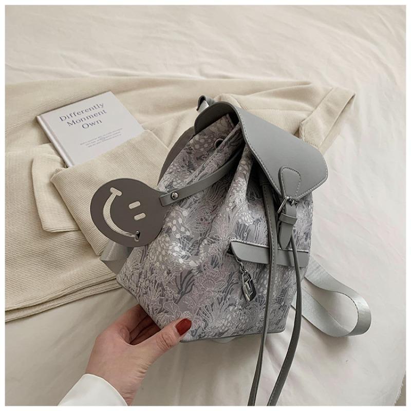 Niche design bag new backpack women's portable bucket bag high-end leisure travel backpack