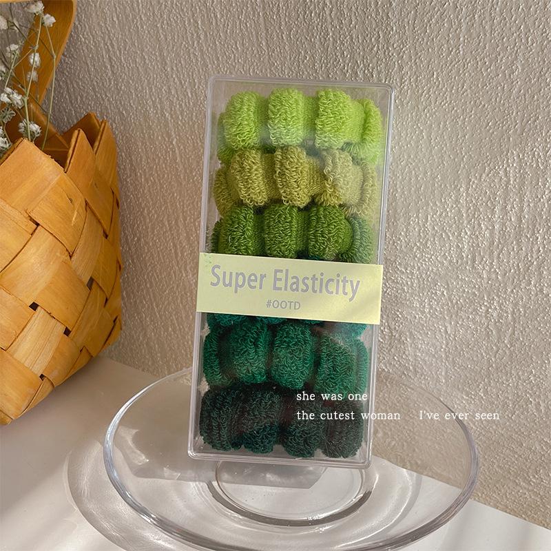 Wysoki Kucyk Gumka - Modny Dodatek do Włosów 2023