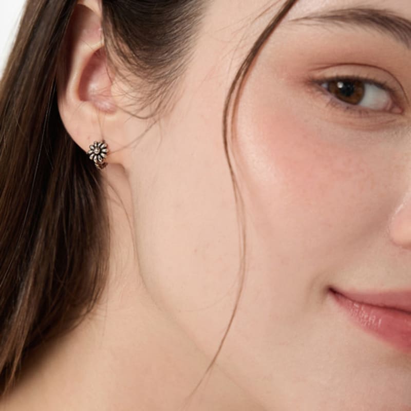 

L’OMBRILLANT Fleur Vintage One-Touch Earrings SILVER_FREE