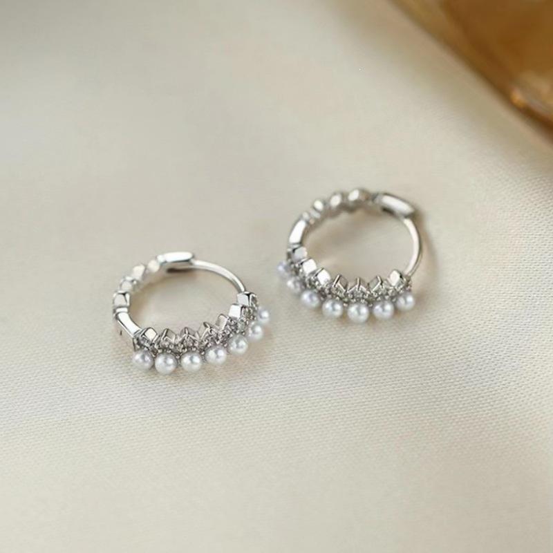 925 Sterling Silver Pearl Stud Earrings - 2023 Niche Light Luxury Design for Women
