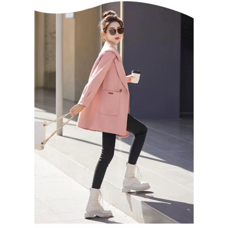 Elegante e grazioso cappotto corto in lana da donna per autunno e inverno, vestibilità perfetta e look di alta qualità