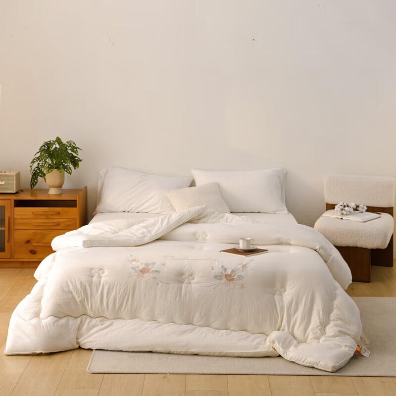 Qisefang Washed Cotton Embroidered Winter Quilt