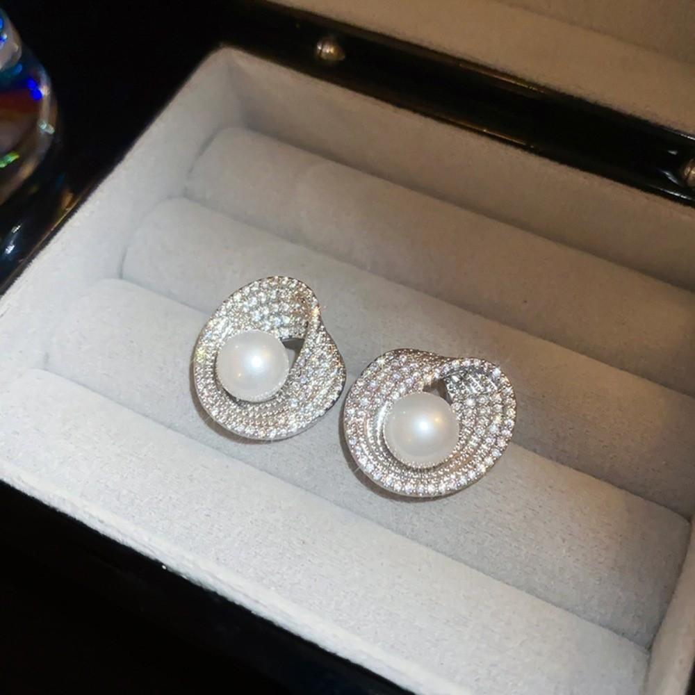 Rhinestone Pearl Stud Earrings Light Luxury Women Ear Jewelry Bright Pearl Ear Studs Party